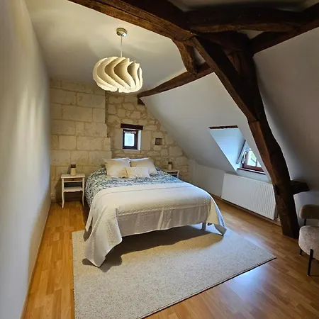 Au Pied Du Lavoir Germaine Grezille