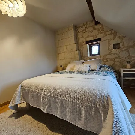 Au Pied Du Lavoir Germaine Bed & Breakfast